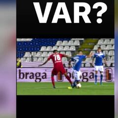 Balotelli 'acusó' a Pulgar en sus redes por esta fuerte entrada