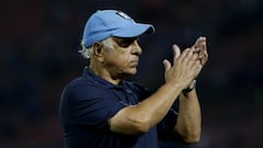 El DT chileno que está a punto de quitar un récord a Nelson Acosta: alarga su mito