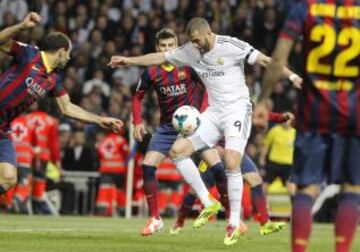 2-1. Benzema anota el segundo gol.