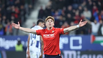 Víctor Muñoz celebra su gol.