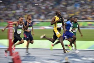 Bolt es leyenda: tercer oro en los 100 metros