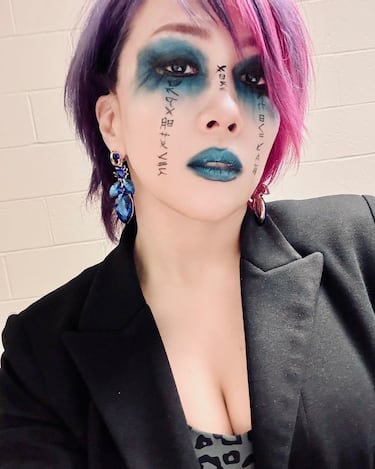 Asuka se convirtió en la primera luchadora japonesa en ser firmada por la compañía en más de 20 años. Ganó el Campeonato Femenino de NXT en 2016, en 2018 fue la ganadora inaugural del Royal Rumble femenino, dos veces ex Campeona Femenina de Raw, una vez ex Campeona Femenina de SmackDown, cuatro veces ex Campeona Femenina en Parejas de WWE.