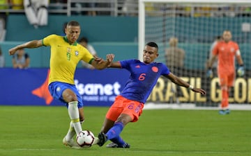 Brasil y Colombia empataron 2-2 en el Hard Rock Stadium. Luis Fernando Muriel anotó doblete, Neymar y Casemiro marcaron para el rival.