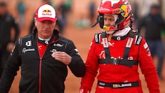 Sainz y Laia Sanz durante la jornada del s&aacute;bado en el Desert XPrix.