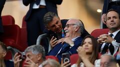 El exseleccionador español, Vicente del Bosque, en el palco durante el partido de la Eurocopa entre España y Albania.