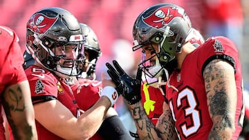 Mike Evans reached 1,000 yards for the 11th consecutive season, pulling level with Jerry Rice.