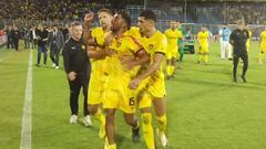 La peor cara de la Copa Libertadores: ¡a un jugador le tiraron un piedrazo y le rompieron el pómulo!