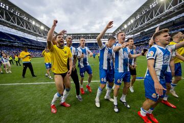 Doce años después el equipo catalán se ha clasificado para jugar la Europa League la próxima temporada. Afición y jugadores lo han celebrado a lo grande.