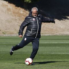 Iriondo: "No debemos perder nuestra identidad contra el líder"