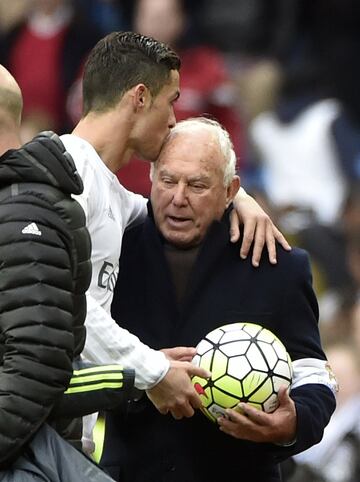 Para Cristiano era una de las personas más importantes en el Real Madrid. Siempre que ganaba un título individual quería una foto con él y su trofeo.