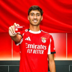 Oficial: Obrador al Benfica