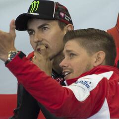 "Similares en talento, pero Stoner tiene más instinto que Lorenzo"