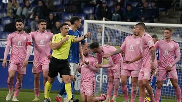 10/02/25 PARTIDO 2ª DIVISION
REAL OVIEDO - ELDENSE
EL ARBITRO ACUDE AL VAR OR POSIBLE PENALTY QUE RESULTO NO SER