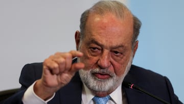 Mexican billionaire Carlos Slim gestures as he holds a press conference in Mexico City, Mexico February 10, 2025. REUTERS/Gustavo Graf
