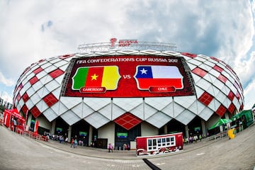 Los hinchas chilenos animaron el ambiente en Moscú