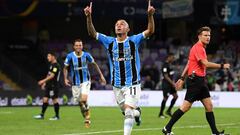 AL AIN, UNITED ARAB EMIRATES - DECEMBER 12:  Everton of Gremio celebrates after scoring his sides first goal during the FIFA Club World Cup UAE 2017 semi-final match between Gremio FBPA and CF Pachuca on December 12, 2017 at the Hazza bin Zayed Stadium in