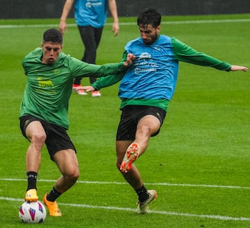 Bustillo entrena esta semana a las órdenes de José Alberto tras la lesión de Grenier.