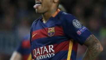 Neymar, contrariado ante el Bayer Leverkusen.