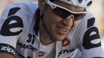 Sastre reconoce que le ha sido "imposible" responder al ataque de Andy Schleck