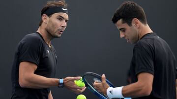 Los tenistas epañoles Rafa Nadal y Jaume Munar, durante su partido de dobles ante los argentinos Sebastian Baez y Tomas Martin Etcheverry, en el Melbourne Summer Set, el torneo ATP 250 de Melbourne.