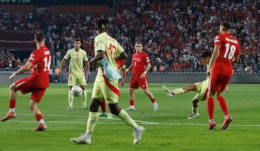 Gol de Pedri para España