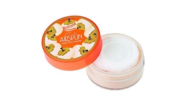 Fija tu maquillaje y corrige imperfecciones con el polvo traslúcido favorito de Amazon