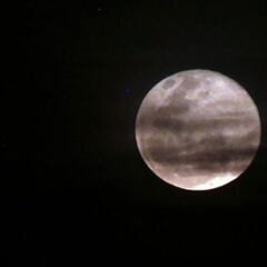 A qué hora y cómo ver el beso entre la Luna y Marte en México