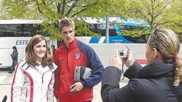 <b>ACAPARA LA ATENCIÓN. </b>Torres sigue acaparando la atención de los seguidores, en este caso femeninos.