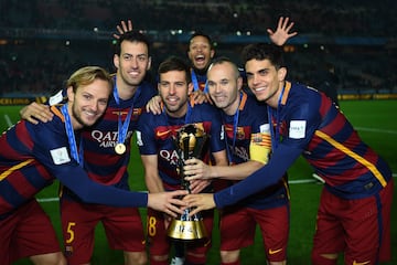 Otro de sus trofeos más prestigiosos levantados con el Barcelona es la Copa Mundial de Clubes de la FIFA 2015. Los azulgranas vencieron en la final a River Plate por 0-3 con gales de Messi y Suárez (2).