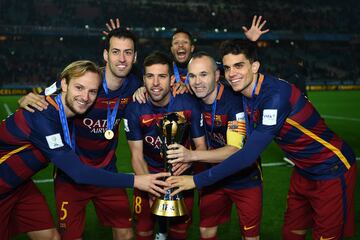 Otro de sus trofeos m¨¢s prestigiosos levantados con el Barcelona es la Copa Mundial de Clubes de la FIFA 2015. Los azulgranas vencieron en la final a River Plate por 0-3 con gales de Messi y Su¨¢rez (2).