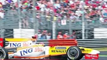 <b>MUCHAS OPCIONES. </b>Alonso luchará hoy, en la rapidísima pista italiana, por subir al podio... aunque no lo tendrá nada fácil.