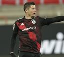 Lewandowski siempre acude al rescate