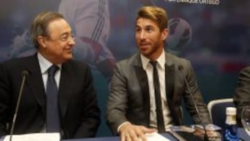 Florentino Pérez y Sergio Ramos, durante un acto.