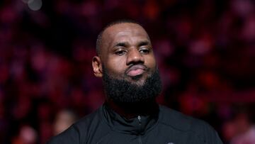 PHILADELPHIA, PENNSYLVANIA - NOVEMBER 27: LeBron James #23 of the Los Angeles Lakers looks on before playing against the Philadelphia 76ers at the Wells Fargo Center on November 27, 2023 in Philadelphia, Pennsylvania. NOTE TO USER: User expressly acknowledges and agrees that, by downloading and or using this photograph, User is consenting to the terms and conditions of the Getty Images License Agreement.   Tim Nwachukwu/Getty Images/AFP (Photo by Tim Nwachukwu / GETTY IMAGES NORTH AMERICA / Getty Images via AFP)