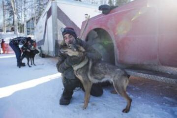 Después del acto ceremonial, ayer comenzó la primera etapa de la carrera de trineos con perros en Willow, Alaska. El viaje será de un total de 1.609 kilómetros.