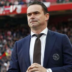 Escándalo en el Ajax: Overmars, despedido por supuesto acoso