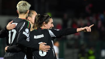 Biella (Italy), 12/11/2024.- Mariona Caldentey of Arsenal (R) celebrates with her teammates after scoring the 0-3 goal during the UEFA Women's Champions League soccer match between Juventus FC and Arsenal FC, in Biella, Italy, 12 november 2024. (Liga de Campeones, Italia) EFE/EPA/ALESSANDRO DI MARCO