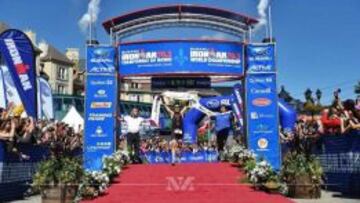 Javier G&oacute;mez Noya, tras su triunfo en el medio Ironman de Quebec.