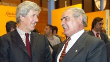 Pedro Tom&aacute;s, Ex presidente de la Liga de F&uacute;tbol Profesional (i) con Juan Garc&iacute;a D&iacute;az, &#039;&#039;Juan&iacute;n&#039;&#039; (d).