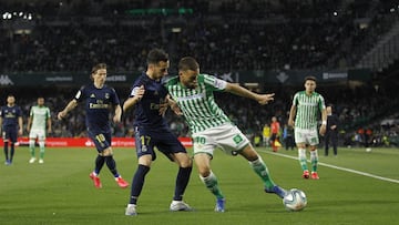 Canales, ante Lucas V&aacute;zquez. 