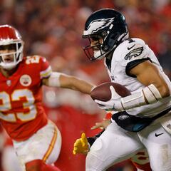 Jalen Hurts sepulta a los Chiefs y cobra revancha del Super Bowl LVII