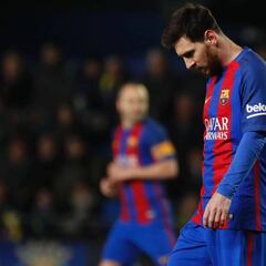 Messi rescata a un Barça sin suerte; 'Jona' jugó 90'