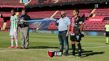 Colón sigue en la punta