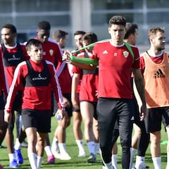 El jeque del Almería hará revolución en la plantilla