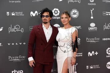 Ivonne Reyes y su acompañante posan a su llegada a la 10ª edición de los Premios Platino del cine Iberoamericano.