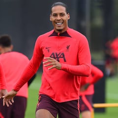 Liverpool the ‘perfect game’ for Man Utd to turn things around, says Van Dijk