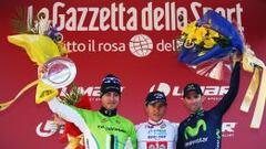 Peter Sagan y Valverde escoltan a Michal Kwiatkowski.