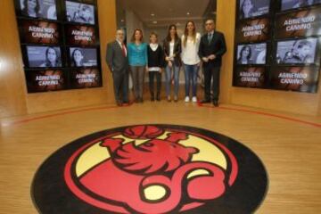 El Foro 2014 AS dedicó su espacio a la mujer, como homenaje al día de la Mujer Trabajadora que se celebra el próximo sábado. Para la ocasión cuatro destacadas representantes del mundo del deporte, la empresa y la política: Ana Muñoz, directora del Consejo Superior de Deportes; María Fanjul, directora ejecutiva de Entradas.com; Amaya Valdemoro, exjugadora de baloncesto y considerada la mejor española de la historia, y Amanda Sampedro, jugadora del Atlético Féminas y de la selección absoluta de fútbol.