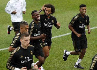 Vinicius: from fatherly boost to making them "forget Mbappé"