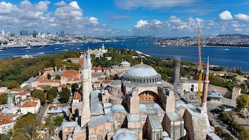 Here, we explain the boom in Turkey’s hair industry.
